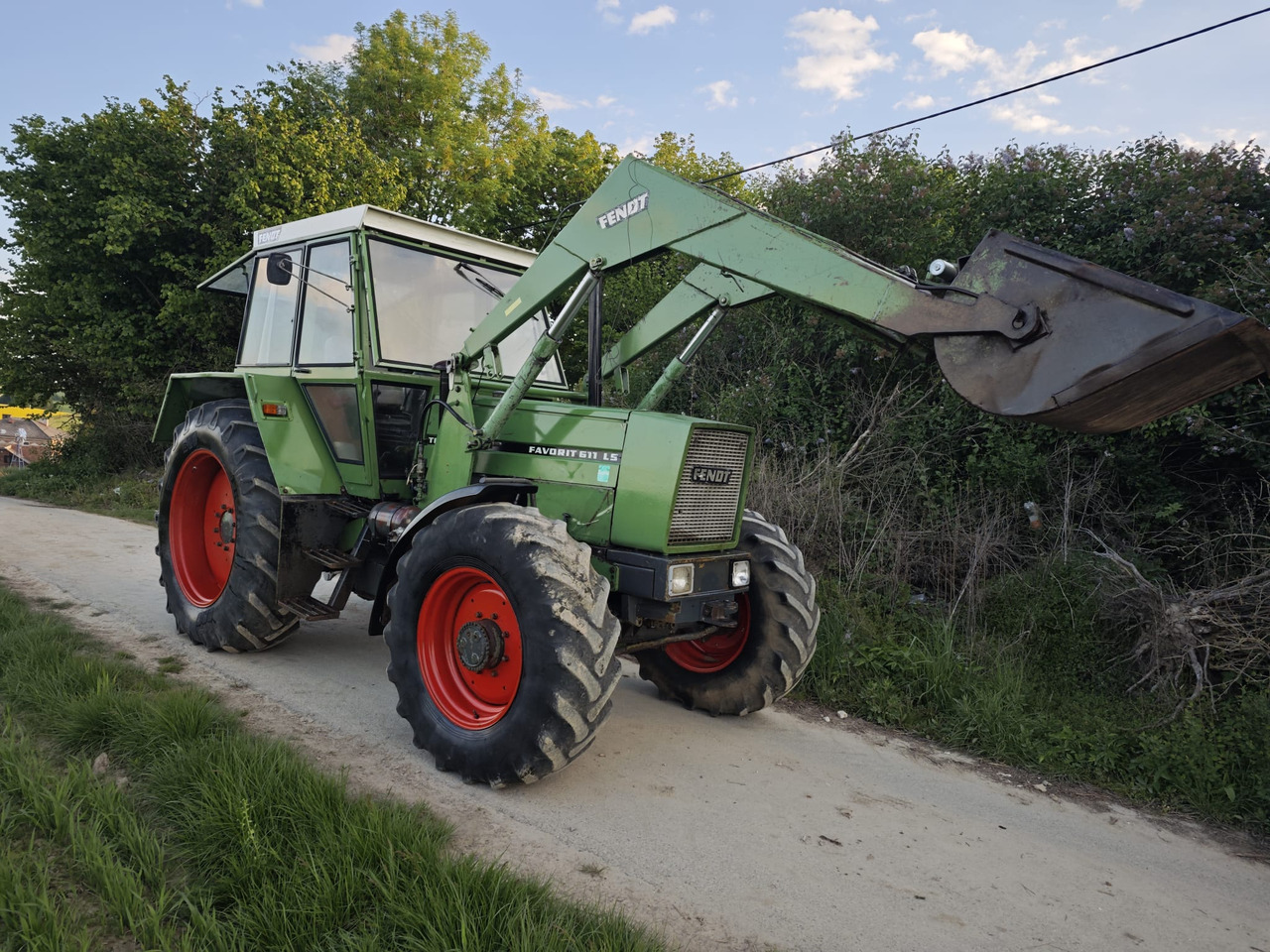 FENDT Favorit 611 LS turbomatik + TUR - 장궤형 트랙터 : 사진 2 FENDT Favorit 611 LS turbomatik + TUR - 장궤형 트랙터 : 사진 2