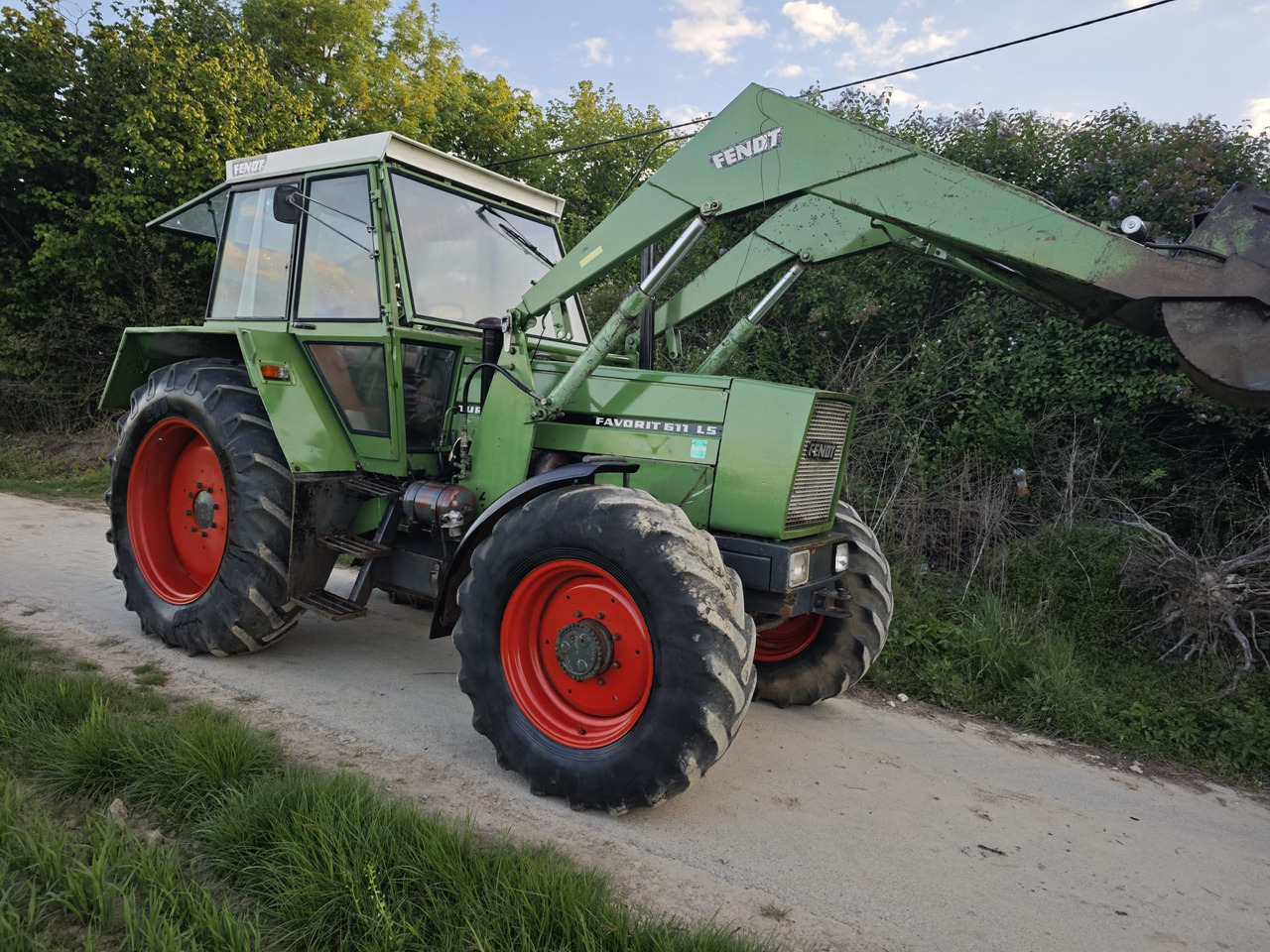 FENDT Favorit 611 LS turbomatik + TUR - 장궤형 트랙터 : 사진 3 FENDT Favorit 611 LS turbomatik + TUR - 장궤형 트랙터 : 사진 3