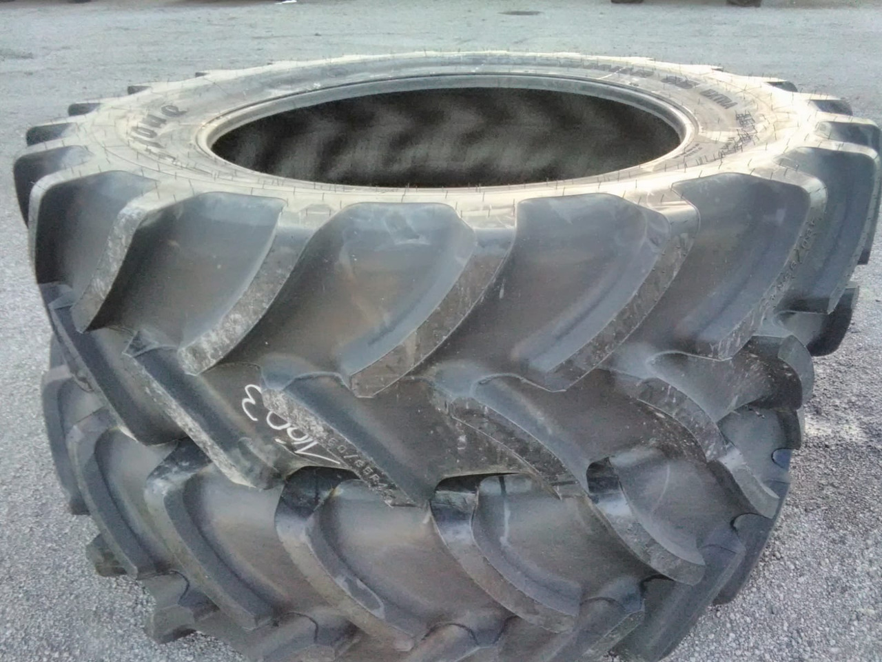 FIRESTONE 460/85 R42 (18.4 R42) - 휠 및 타이어 패키지 농업용 기계 용 : 사진 2 FIRESTONE 460/85 R42 (18.4 R42) - 휠 및 타이어 패키지 농업용 기계 용 : 사진 2