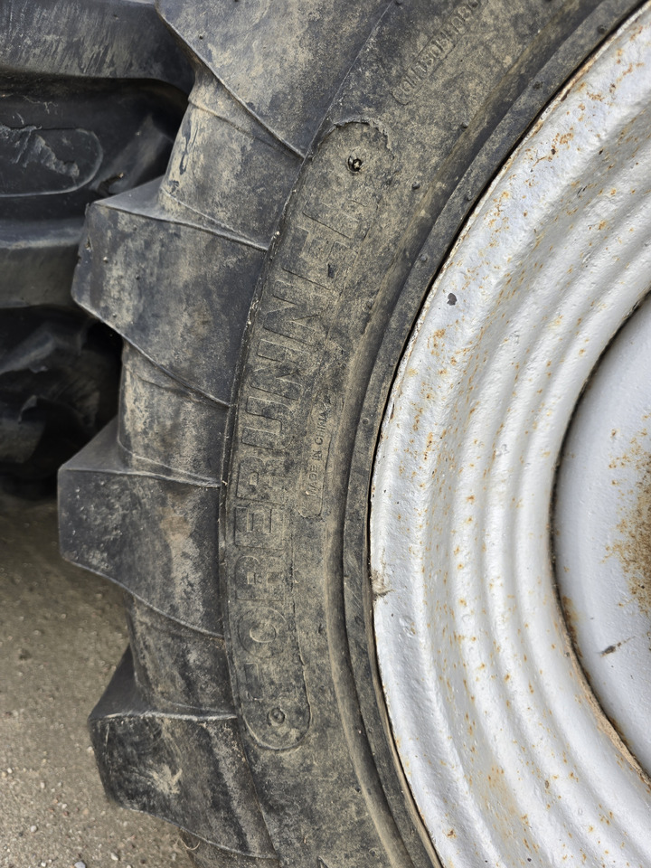 FORERUNNER 17.5 - 24 - 휠 및 타이어 패키지 농업용 기계 용 : 사진 4 FORERUNNER 17.5 - 24 - 휠 및 타이어 패키지 농업용 기계 용 : 사진 4