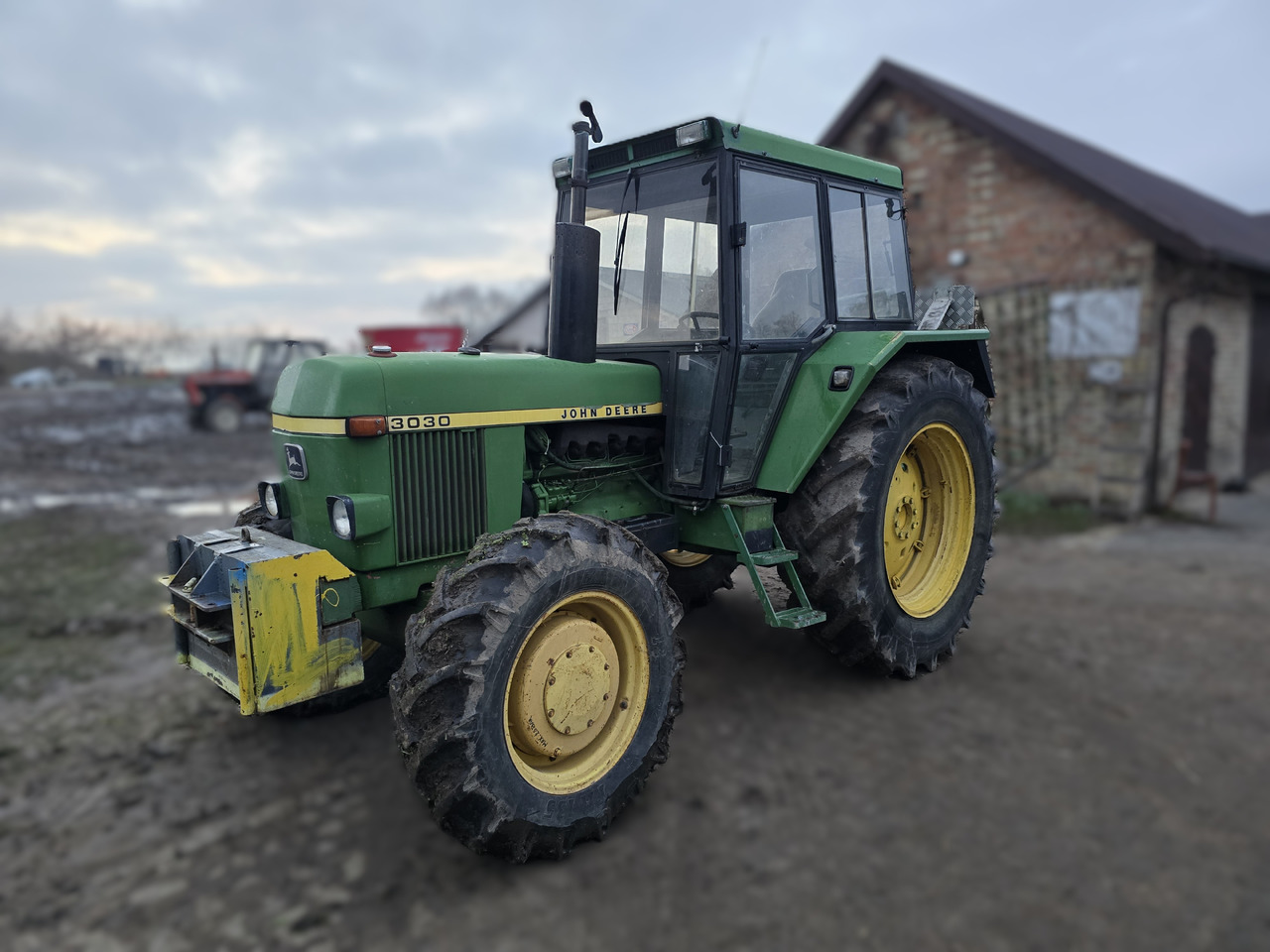 JOHN DEERE 3030E - 장궤형 트랙터 : 사진 3 JOHN DEERE 3030E - 장궤형 트랙터 : 사진 3