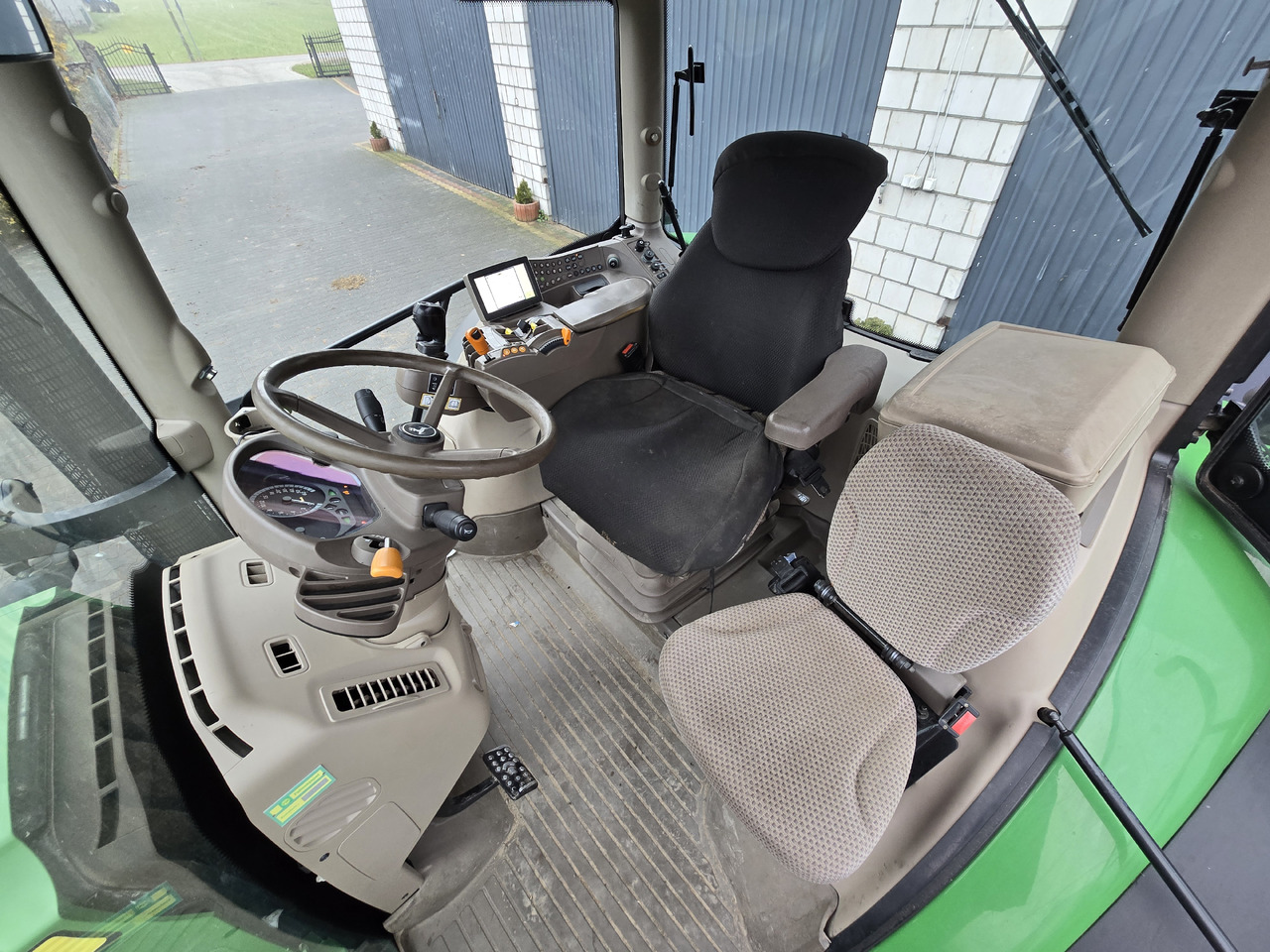 JOHN DEERE 6140R - 장궤형 트랙터 : 사진 3 JOHN DEERE 6140R - 장궤형 트랙터 : 사진 3
