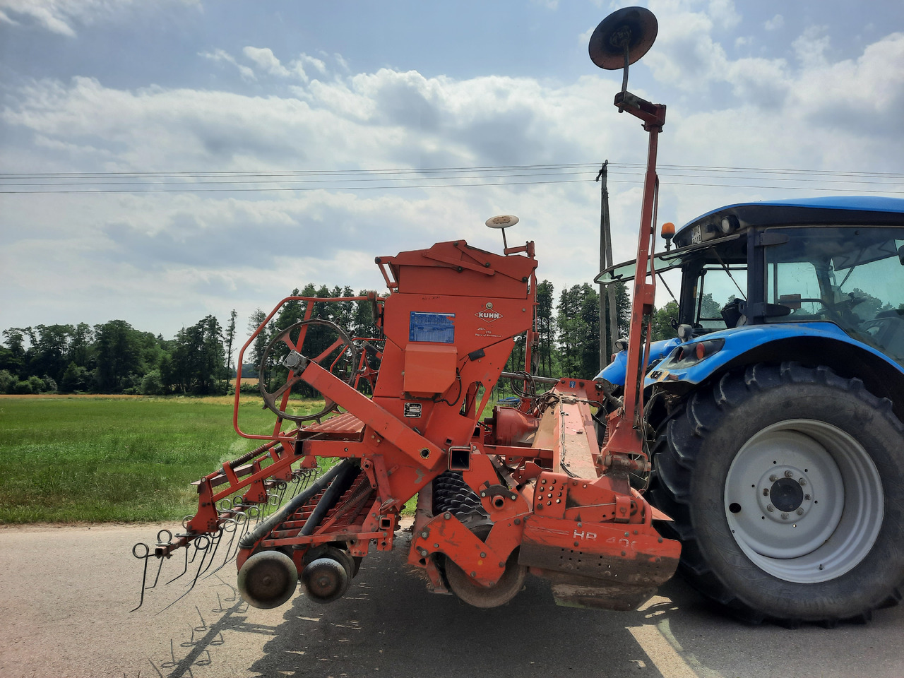 KUHN HR4003D INTEGRA 4000 - 콤바인 : 사진 3 KUHN HR4003D INTEGRA 4000 - 콤바인 : 사진 3