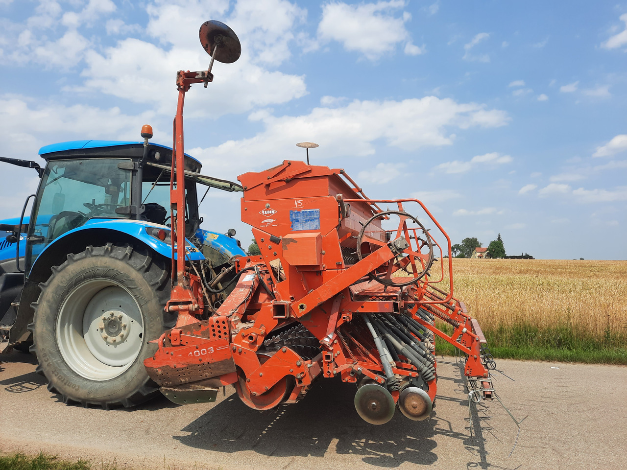 KUHN HR4003D INTEGRA 4000 - 콤바인 : 사진 4 KUHN HR4003D INTEGRA 4000 - 콤바인 : 사진 4