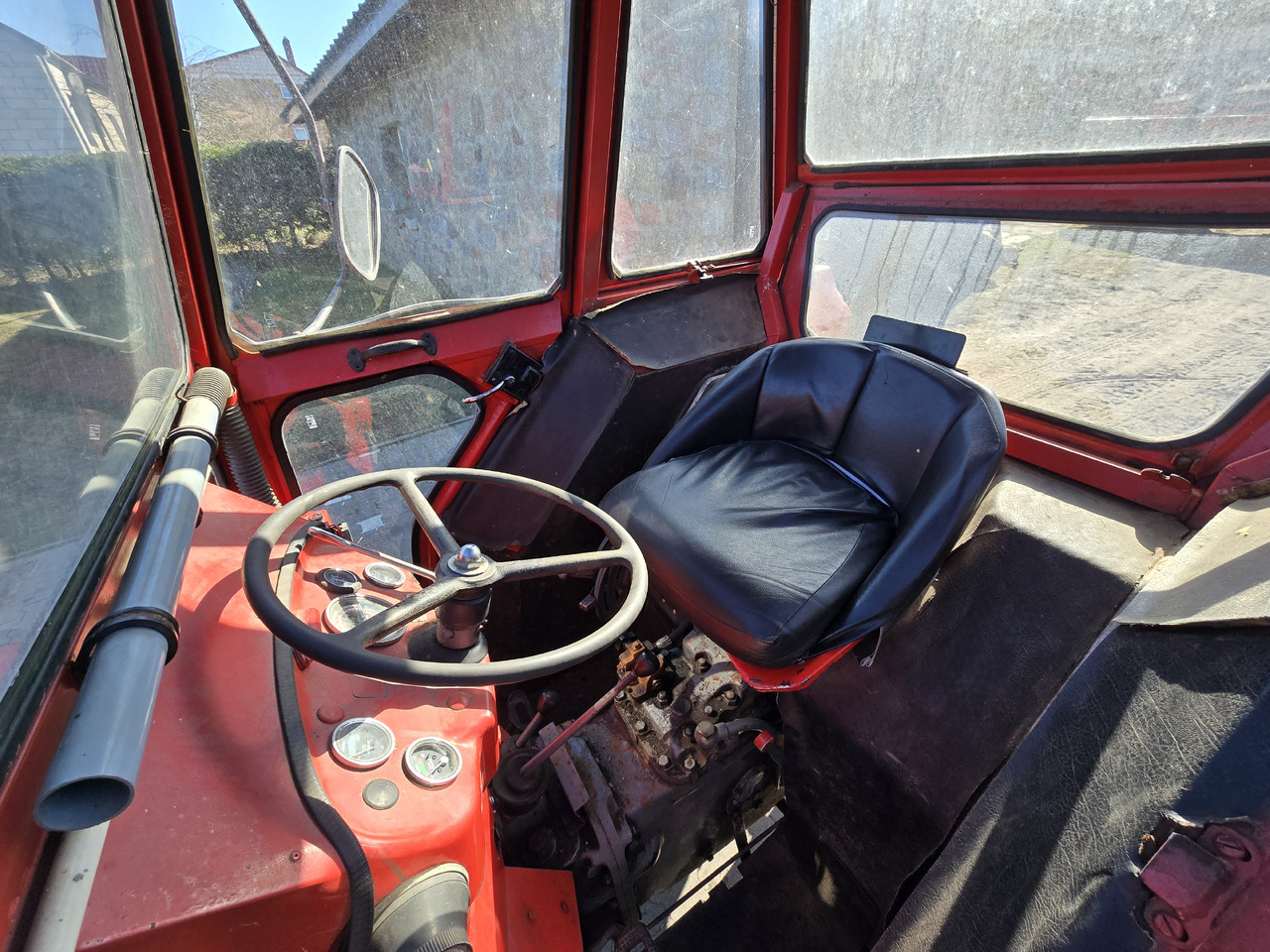 MASSEY FERGUSON 135 - 장궤형 트랙터 : 사진 4 MASSEY FERGUSON 135 - 장궤형 트랙터 : 사진 4