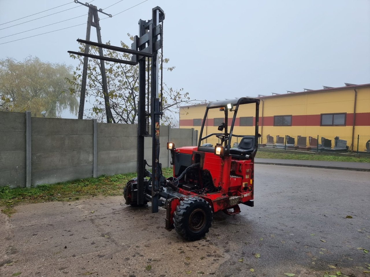 Moffett MS 20.3 - 트럭 장착 지게차 : 사진 1 Moffett MS 20.3 - 트럭 장착 지게차 : 사진 1