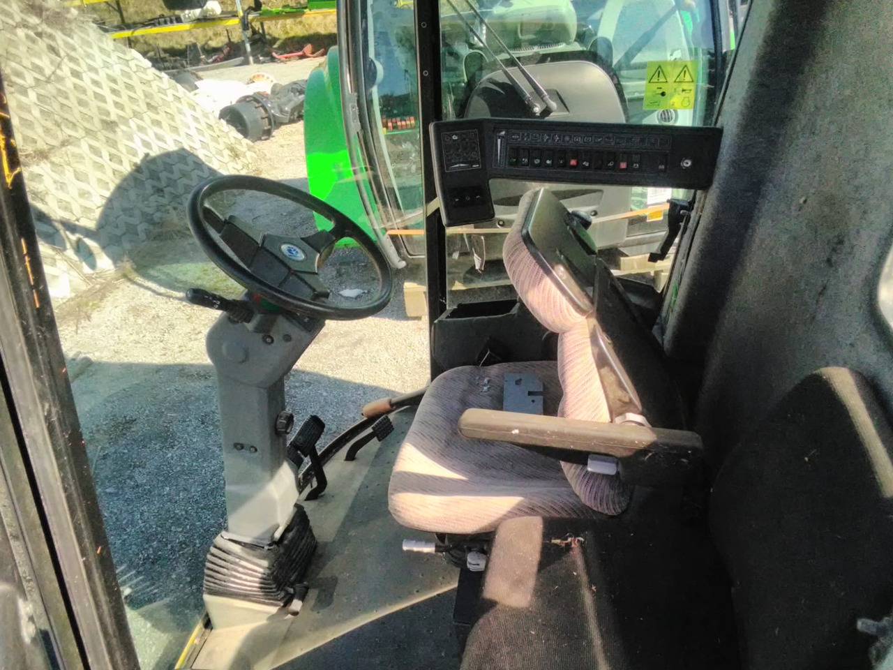 NEW HOLLAND TX 65 - 운전실 목초수확기 용 : 사진 5 NEW HOLLAND TX 65 - 운전실 목초수확기 용 : 사진 5
