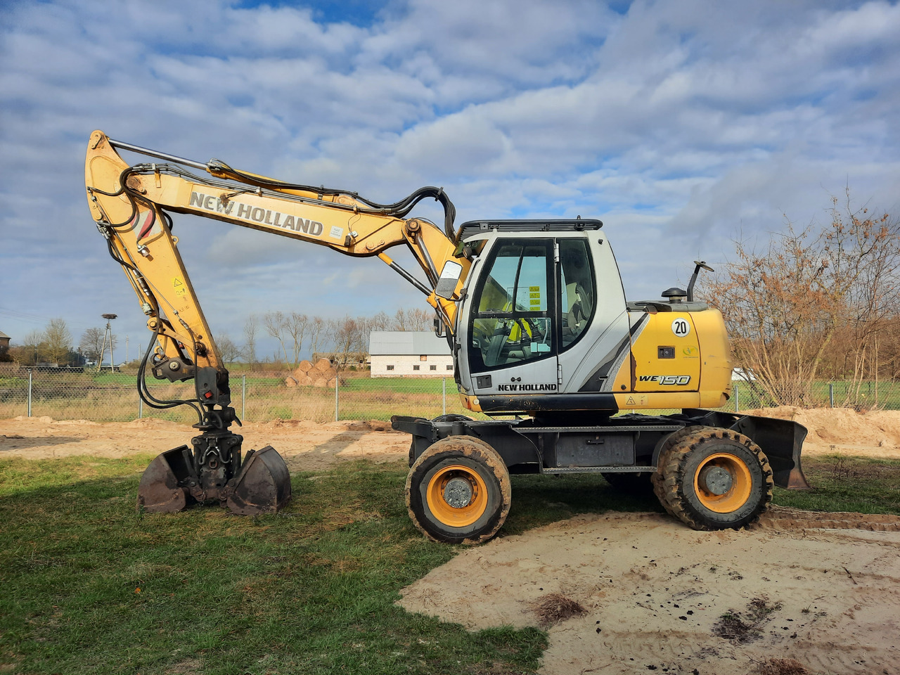 NEW HOLLAND WE150C - 휠 굴삭기 : 사진 2 NEW HOLLAND WE150C - 휠 굴삭기 : 사진 2