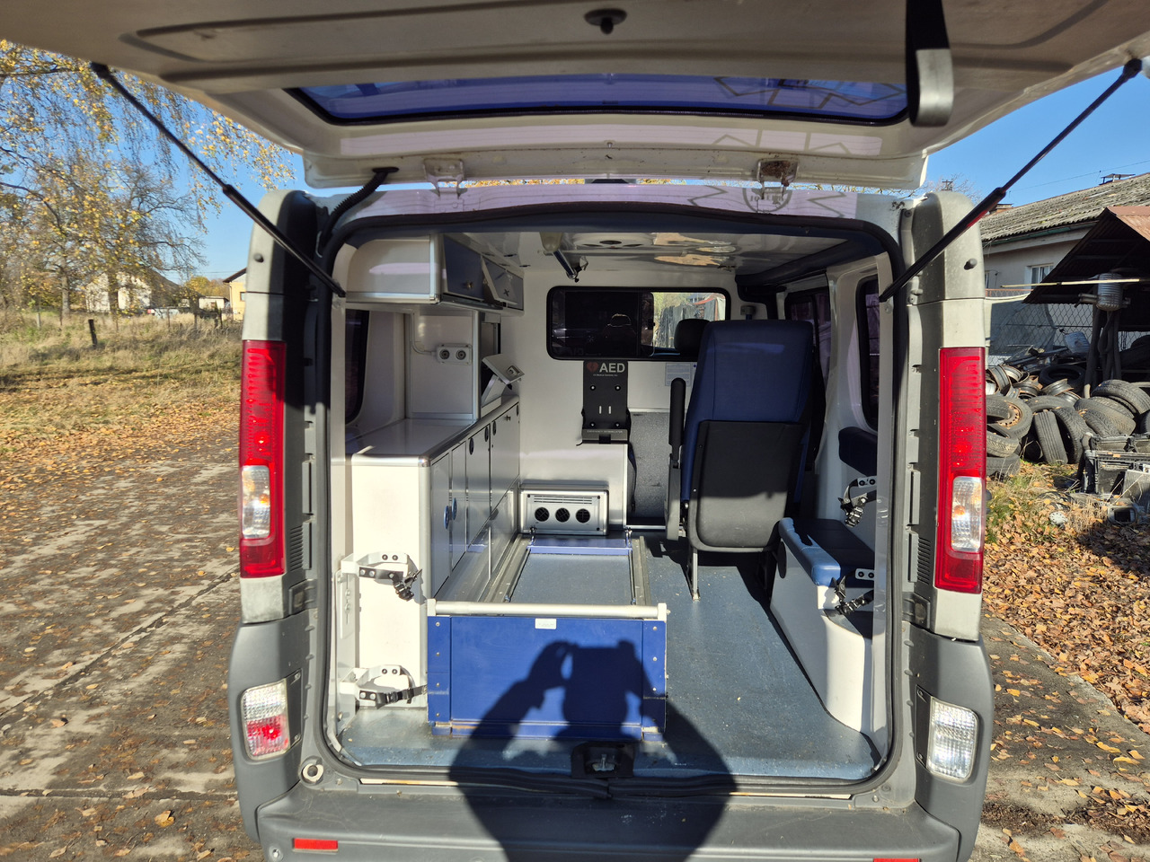 RENAULT Trafic 2.0 dCi 115 KM - 구급차 : 사진 5 RENAULT Trafic 2.0 dCi 115 KM - 구급차 : 사진 5