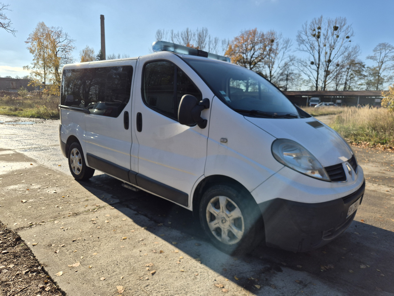 RENAULT Trafic 2.0 dCi 115 KM - 구급차 : 사진 2 RENAULT Trafic 2.0 dCi 115 KM - 구급차 : 사진 2
