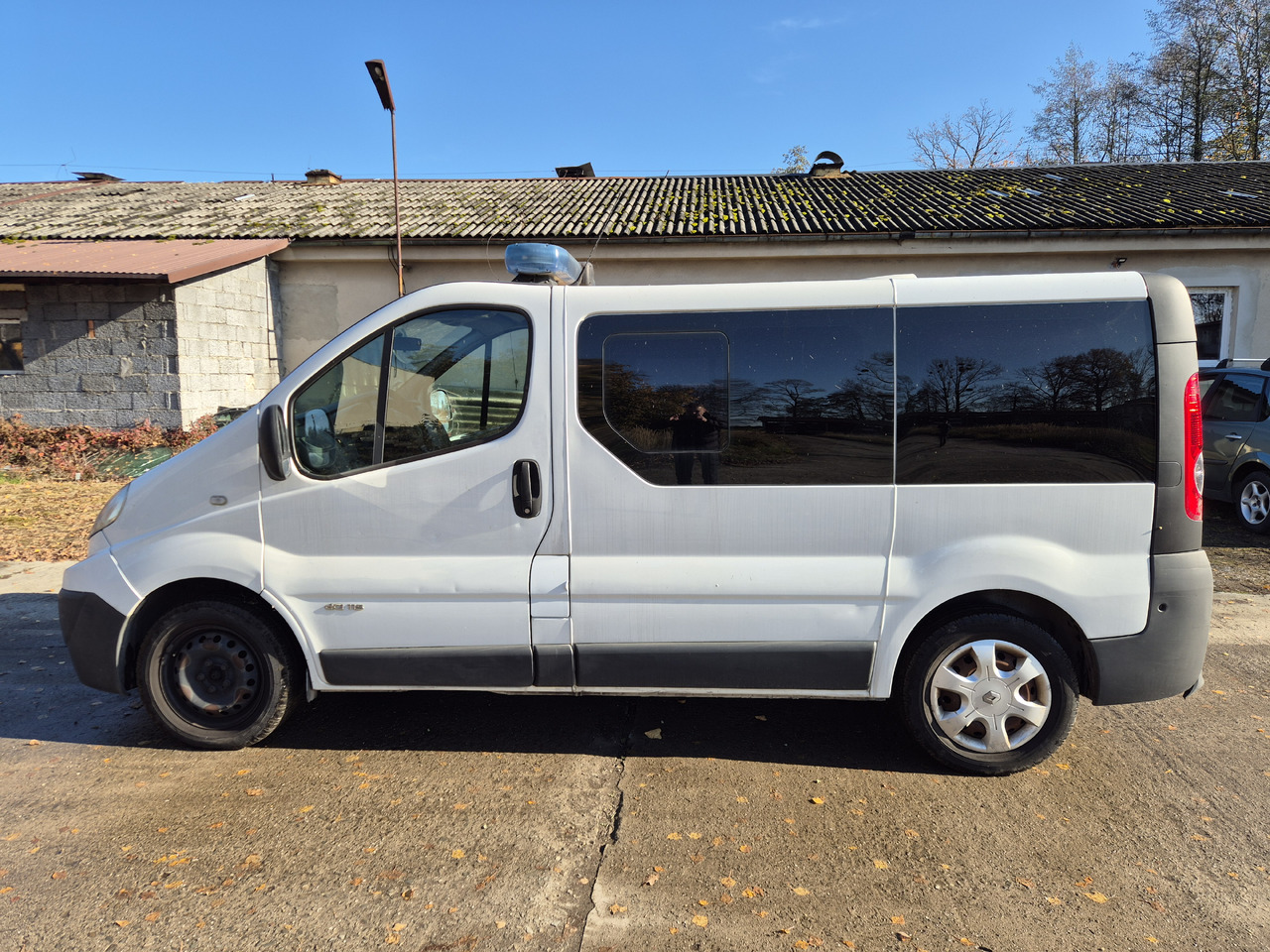 RENAULT Trafic 2.0 dCi 115 KM - 구급차 : 사진 2 RENAULT Trafic 2.0 dCi 115 KM - 구급차 : 사진 2