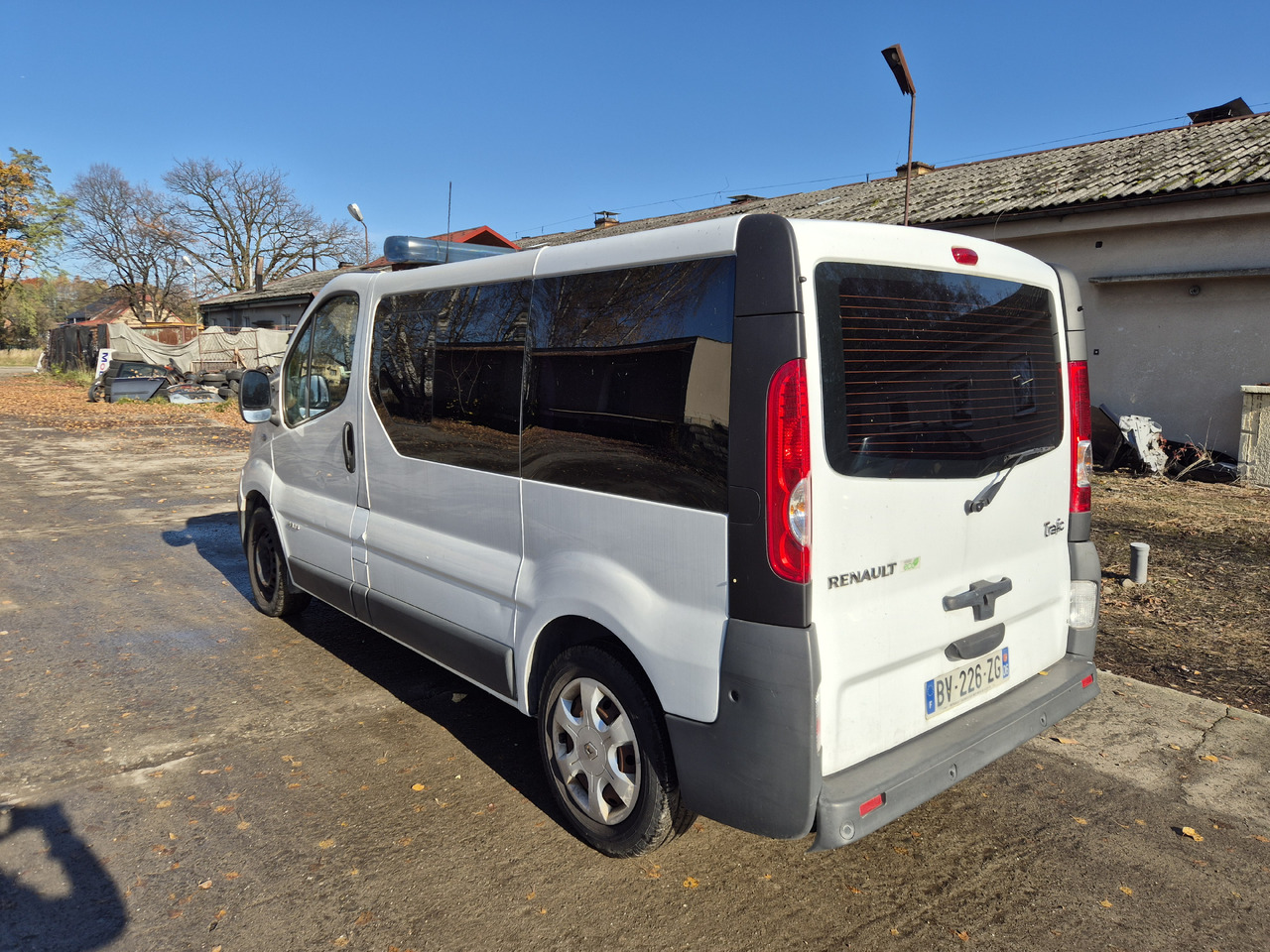 RENAULT Trafic 2.0 dCi 115 KM - 구급차 : 사진 5 RENAULT Trafic 2.0 dCi 115 KM - 구급차 : 사진 5
