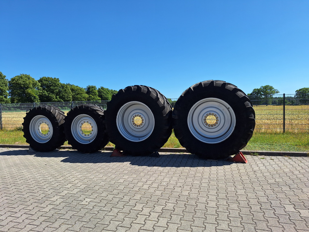 Trelleborg Trelleborg - 타이어 건설기계 용 : 사진 1 Trelleborg Trelleborg - 타이어 건설기계 용 : 사진 1