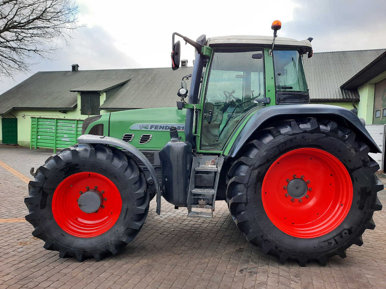 Fendt 818 VARIO TMS - 장궤형 트랙터 : 사진 2 Fendt 818 VARIO TMS - 장궤형 트랙터 : 사진 2
