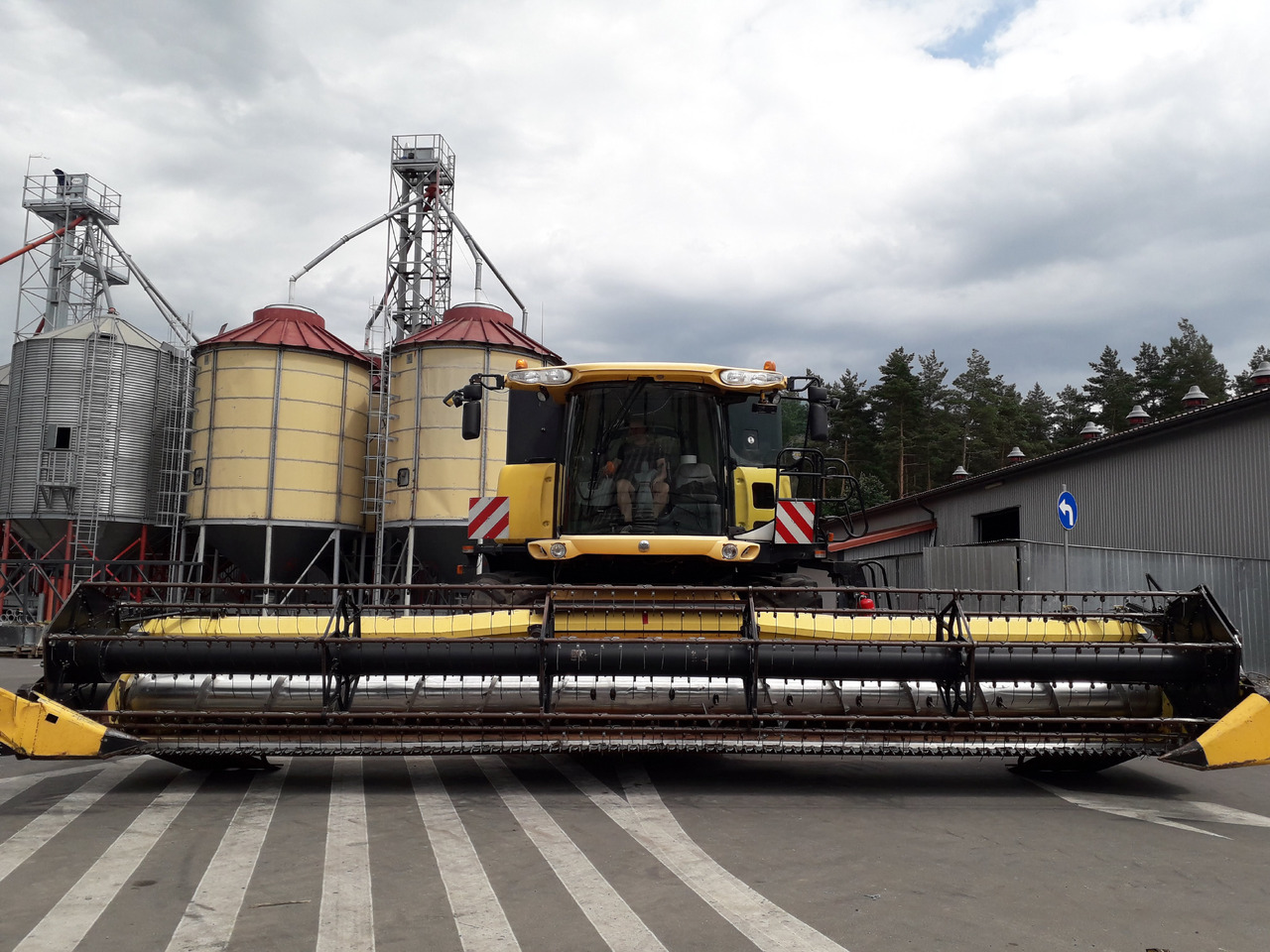 New-holland CR9080 - 목초수확기 : 사진 3 New-holland CR9080 - 목초수확기 : 사진 3