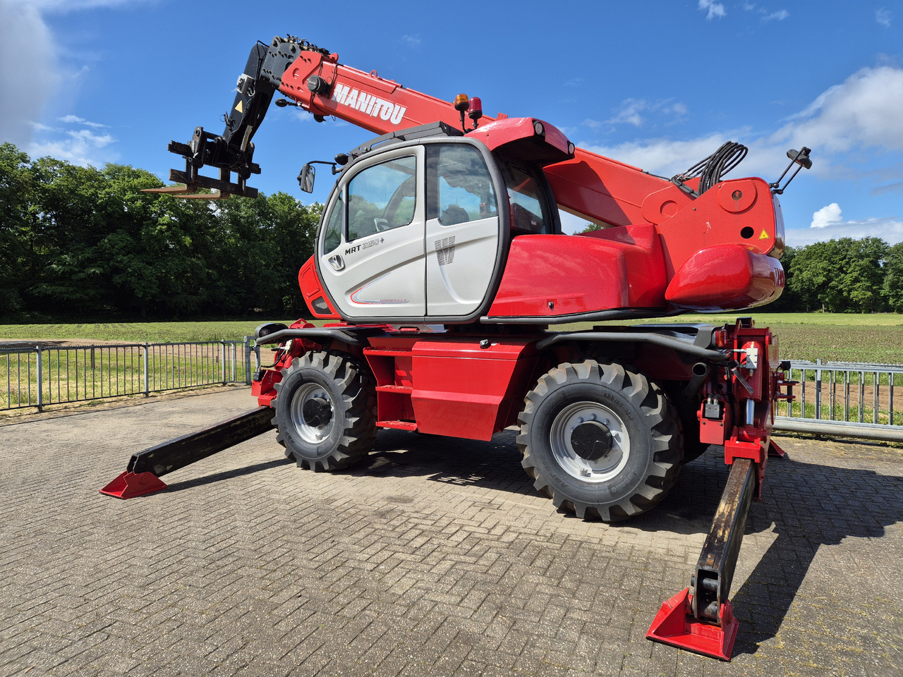 Manitou MRT 2150 plus privilege - 텔레스코픽 핸들러 : 사진 5 Manitou MRT 2150 plus privilege - 텔레스코픽 핸들러 : 사진 5
