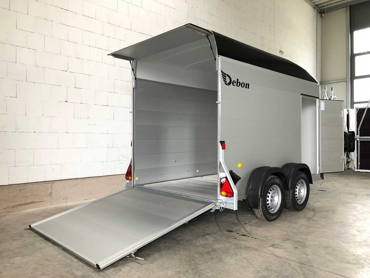 CHEVAL LIBERTE C500 Roadster 2 Türen Kofferanhänger - 오토바이 트레일러 : 사진 2 CHEVAL LIBERTE C500 Roadster 2 Türen Kofferanhänger - 오토바이 트레일러 : 사진 2