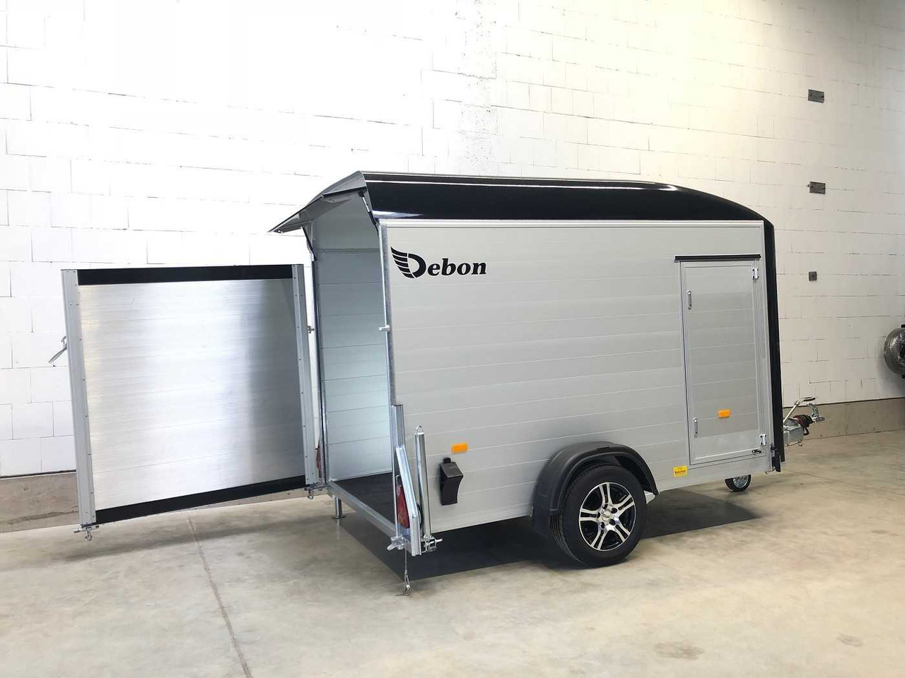 CHEVAL LIBERTE DEBON C300 Roadster Alufelge Kofferanhänger - 오토바이 트레일러 : 사진 4 CHEVAL LIBERTE DEBON C300 Roadster Alufelge Kofferanhänger - 오토바이 트레일러 : 사진 4