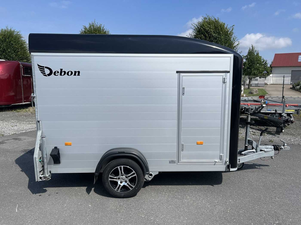 CHEVAL LIBERTE DEBON C300 Roadster Alufelge Kofferanhänger - 밀폐형 박스 트레일러 : 사진 2 CHEVAL LIBERTE DEBON C300 Roadster Alufelge Kofferanhänger - 밀폐형 박스 트레일러 : 사진 2