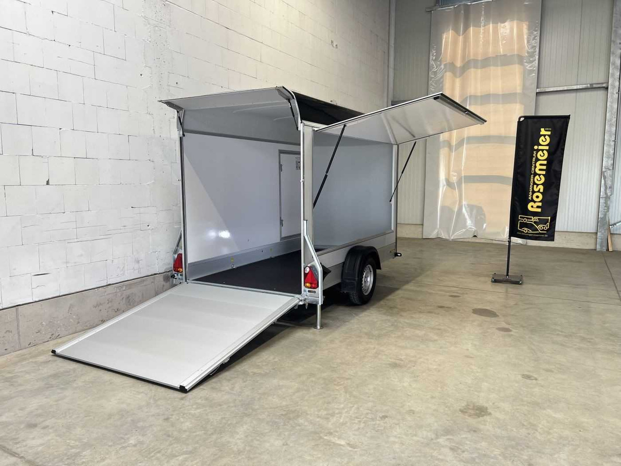 CHEVAL LIBERTE DEBON C300 Roadster Verk.Kl Tür Kofferanhänger - 자판기 트레일러 : 사진 2 CHEVAL LIBERTE DEBON C300 Roadster Verk.Kl Tür Kofferanhänger - 자판기 트레일러 : 사진 2