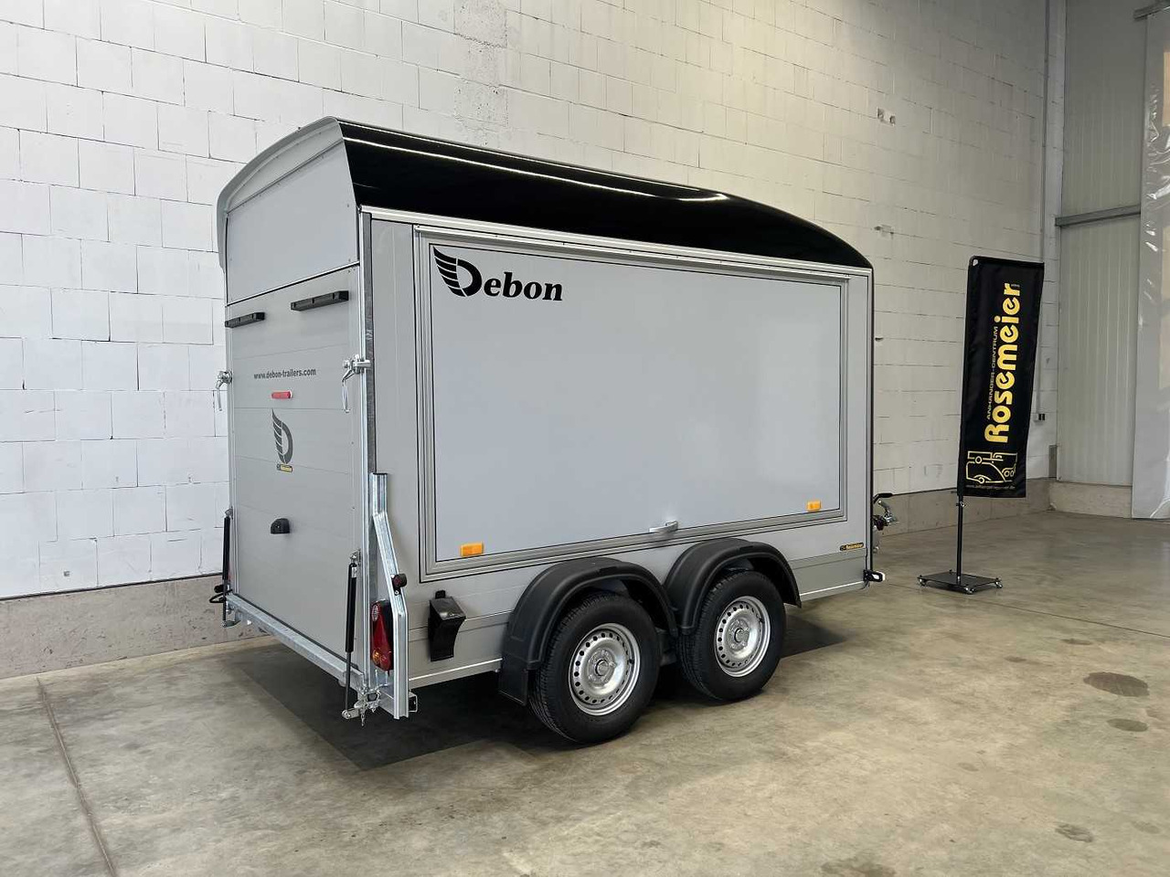 CHEVAL LIBERTE DEBON C500 Fourgon Verk.Kl re +Tür Kofferanhänger - 자판기 트레일러 : 사진 2 CHEVAL LIBERTE DEBON C500 Fourgon Verk.Kl re +Tür Kofferanhänger - 자판기 트레일러 : 사진 2