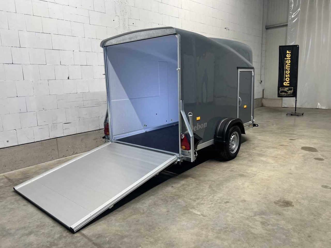 CHEVAL LIBERTE DEBON Cargo 1300.02+Tür Kofferanhänger - 밀폐형 박스 트레일러 : 사진 3 CHEVAL LIBERTE DEBON Cargo 1300.02+Tür Kofferanhänger - 밀폐형 박스 트레일러 : 사진 3