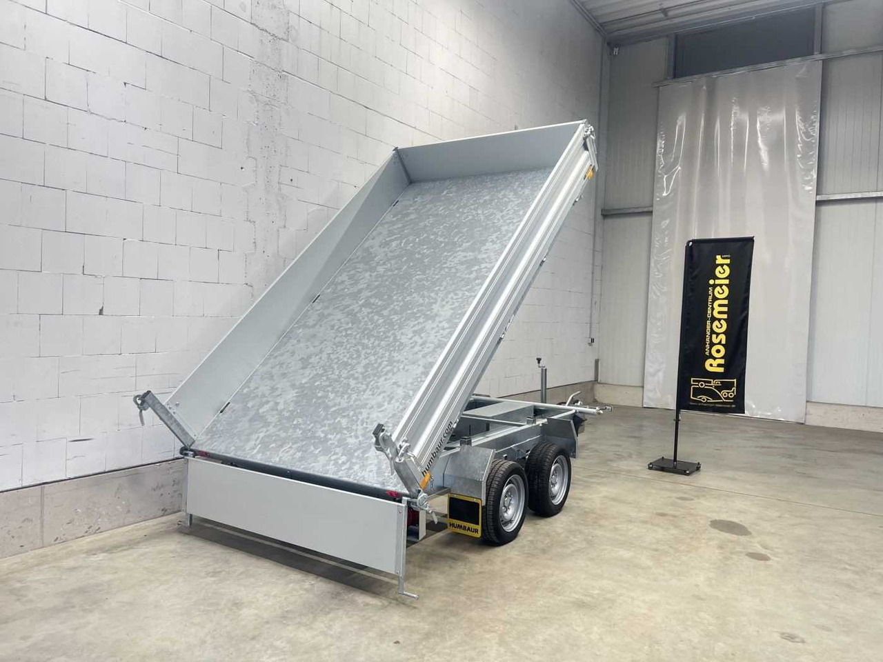 HUMBAUR HTK 3000.31 Dreiseitenkipper - 덤프 트레일러 : 사진 2 HUMBAUR HTK 3000.31 Dreiseitenkipper - 덤프 트레일러 : 사진 2