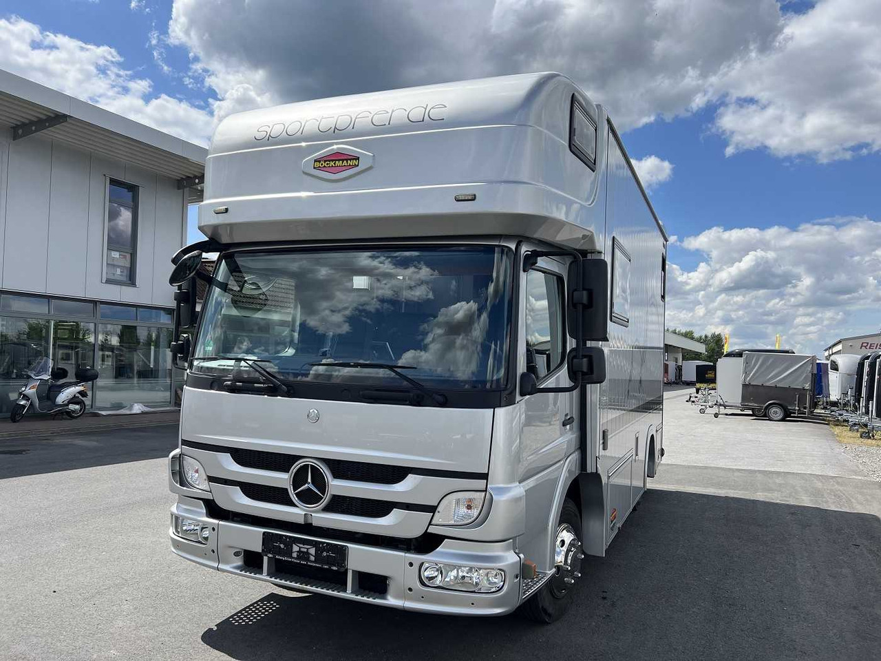 MERCEDES-BENZ Atego 918L LKW - 말 수송 트럭 : 사진 5 MERCEDES-BENZ Atego 918L LKW - 말 수송 트럭 : 사진 5