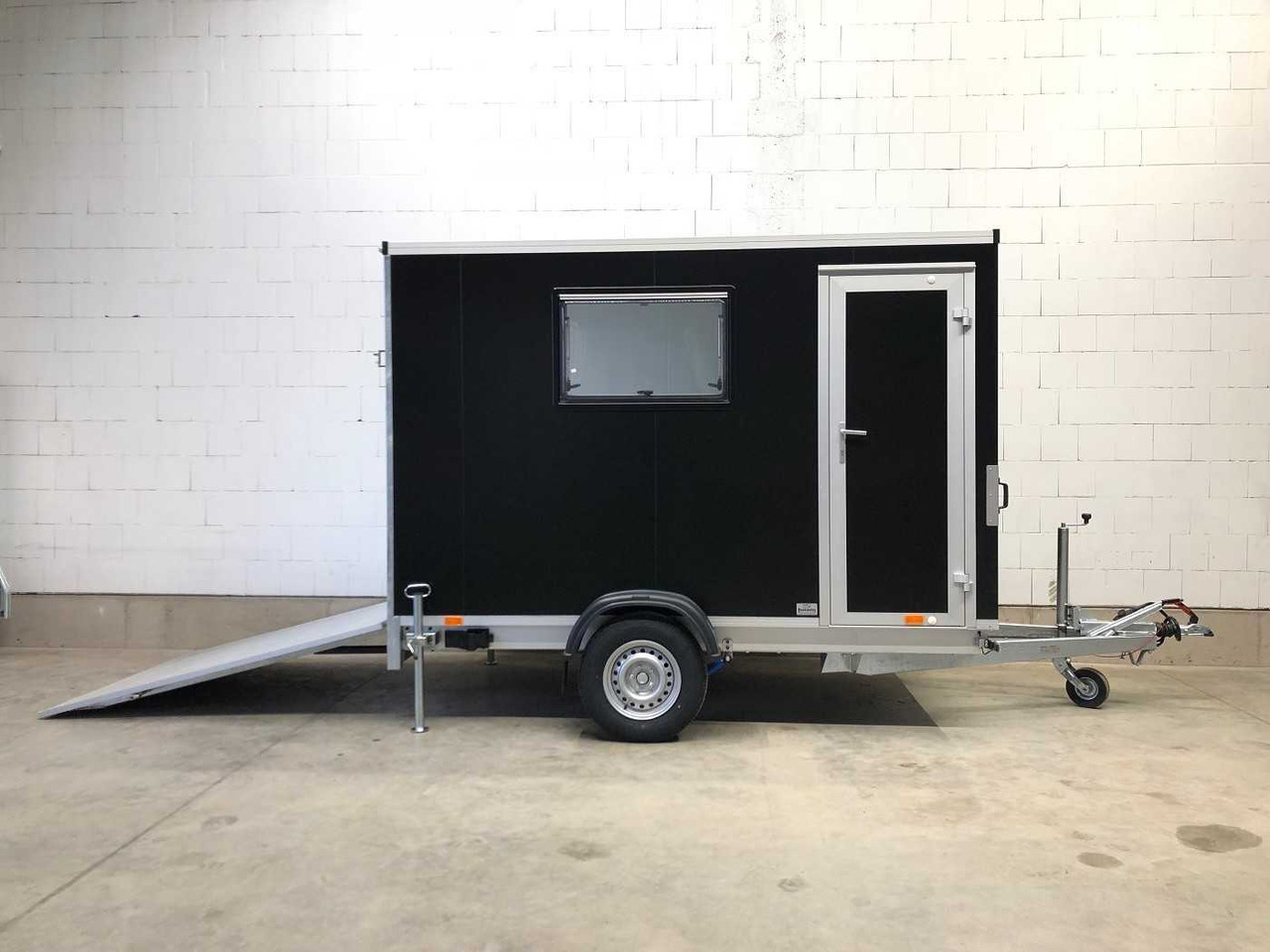 VEZEKO TK B 15.30 Rampe, Tür, Fenster Kofferanhänger - 밀폐형 박스 트레일러 : 사진 2 VEZEKO TK B 15.30 Rampe, Tür, Fenster Kofferanhänger - 밀폐형 박스 트레일러 : 사진 2
