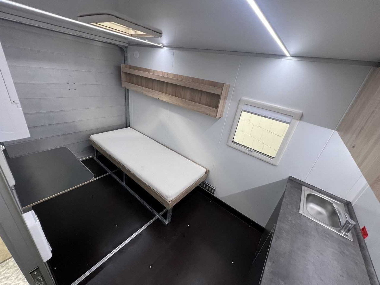 신규 캐러밴 VEZEKO TK C 18.35 SP Offroad Campinganhänger : 사진 15