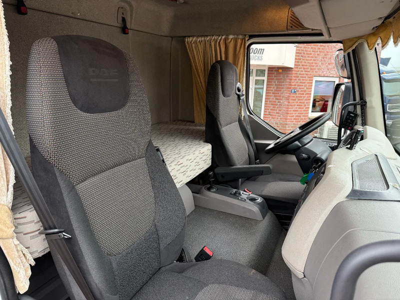 DAF LF 210 LF210 4X2 / Slaapcabine / 11.990KG / D'hollandia 1.50KG / DAF dealer onderhoud - 박스 트럭 : 사진 5 DAF LF 210 LF210 4X2 / Slaapcabine / 11.990KG / D'hollandia 1.50KG / DAF dealer onderhoud - 박스 트럭 : 사진 5