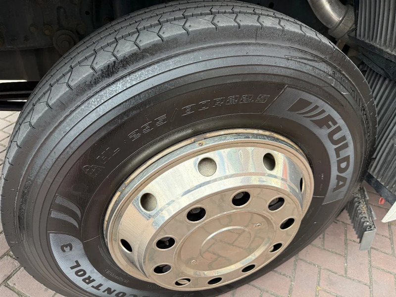 Mercedes-Benz Axor 1824 Axor 1824L mit 7.70m Koffer und Ladebordwand - 박스 트럭 : 사진 4 Mercedes-Benz Axor 1824 Axor 1824L mit 7.70m Koffer und Ladebordwand - 박스 트럭 : 사진 4