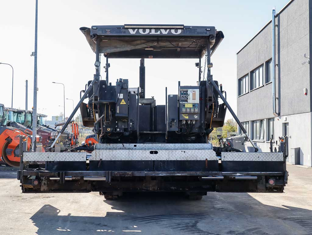 아스팔트 포장기 VOLVO ABG 6820 : 사진 7