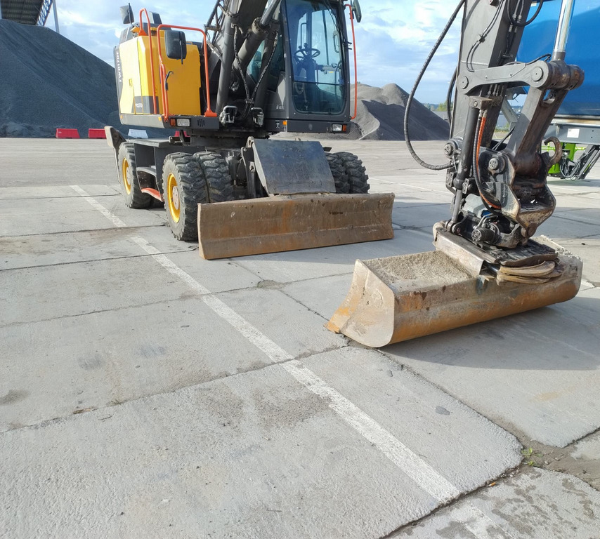 VOLVO EWR170E - 휠 굴삭기 : 사진 4 VOLVO EWR170E - 휠 굴삭기 : 사진 4