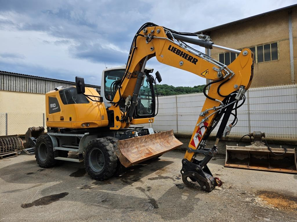 휠 굴삭기 LIEBHERR A 910 COMPACT : 사진 1