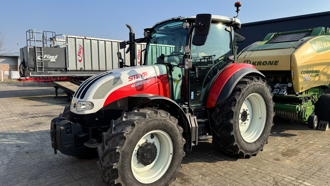 Steyr 4095 Kompakt Ecotech - 장궤형 트랙터 : 사진 1 Steyr 4095 Kompakt Ecotech - 장궤형 트랙터 : 사진 1