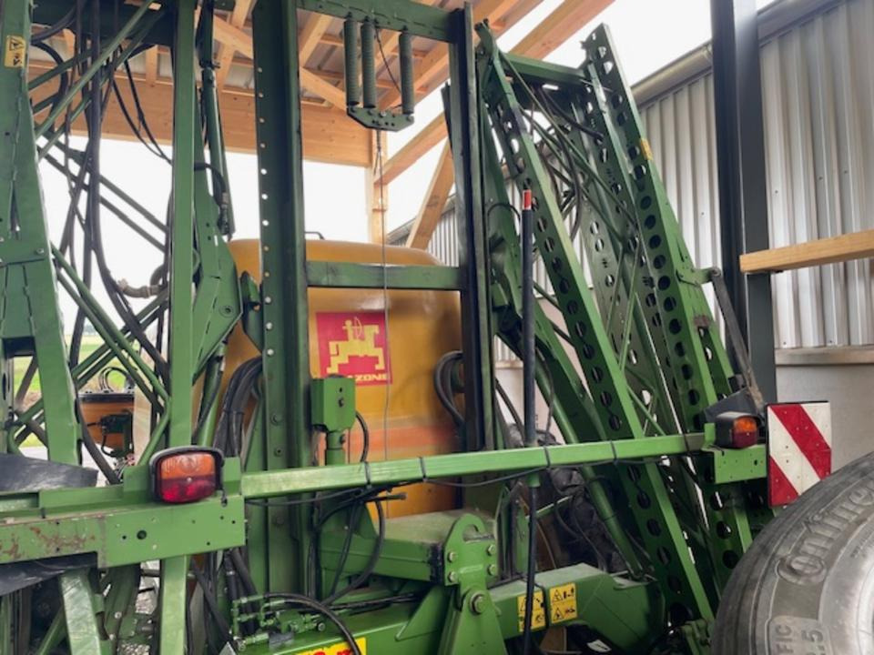 Amazone UG 3000 - 견인 스프레이 : 사진 5 Amazone UG 3000 - 견인 스프레이 : 사진 5