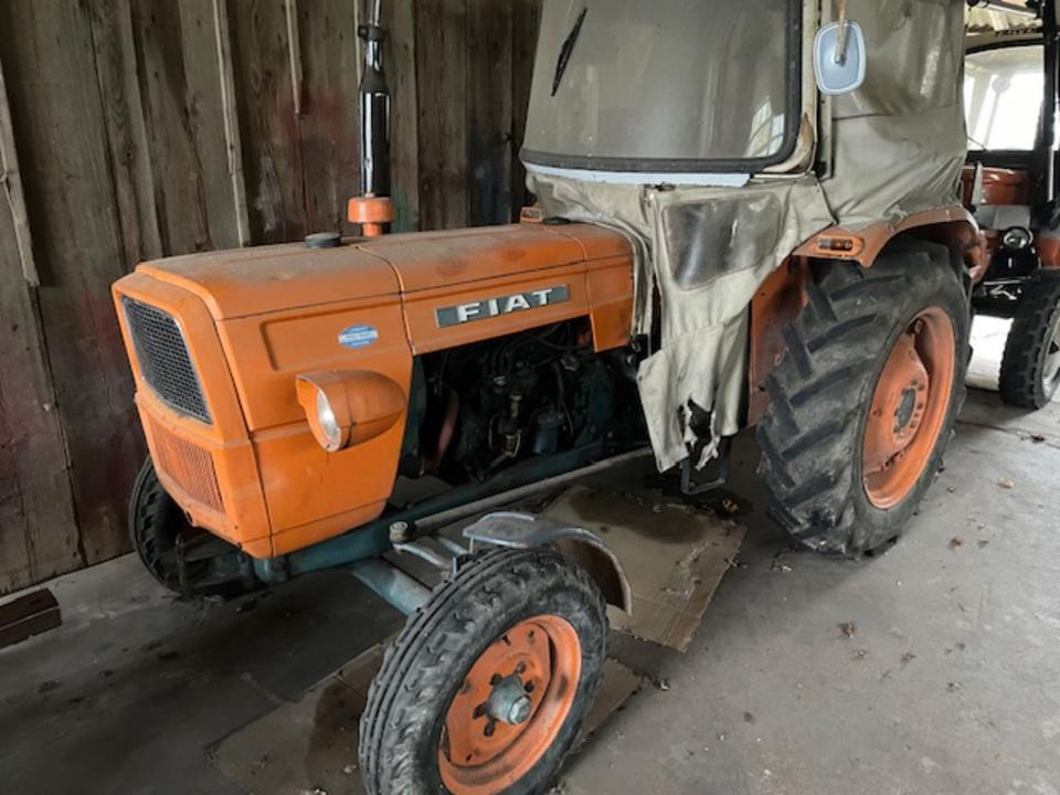 Traktor Fiat 315, 33PS - 장궤형 트랙터 : 사진 1 Traktor Fiat 315, 33PS - 장궤형 트랙터 : 사진 1
