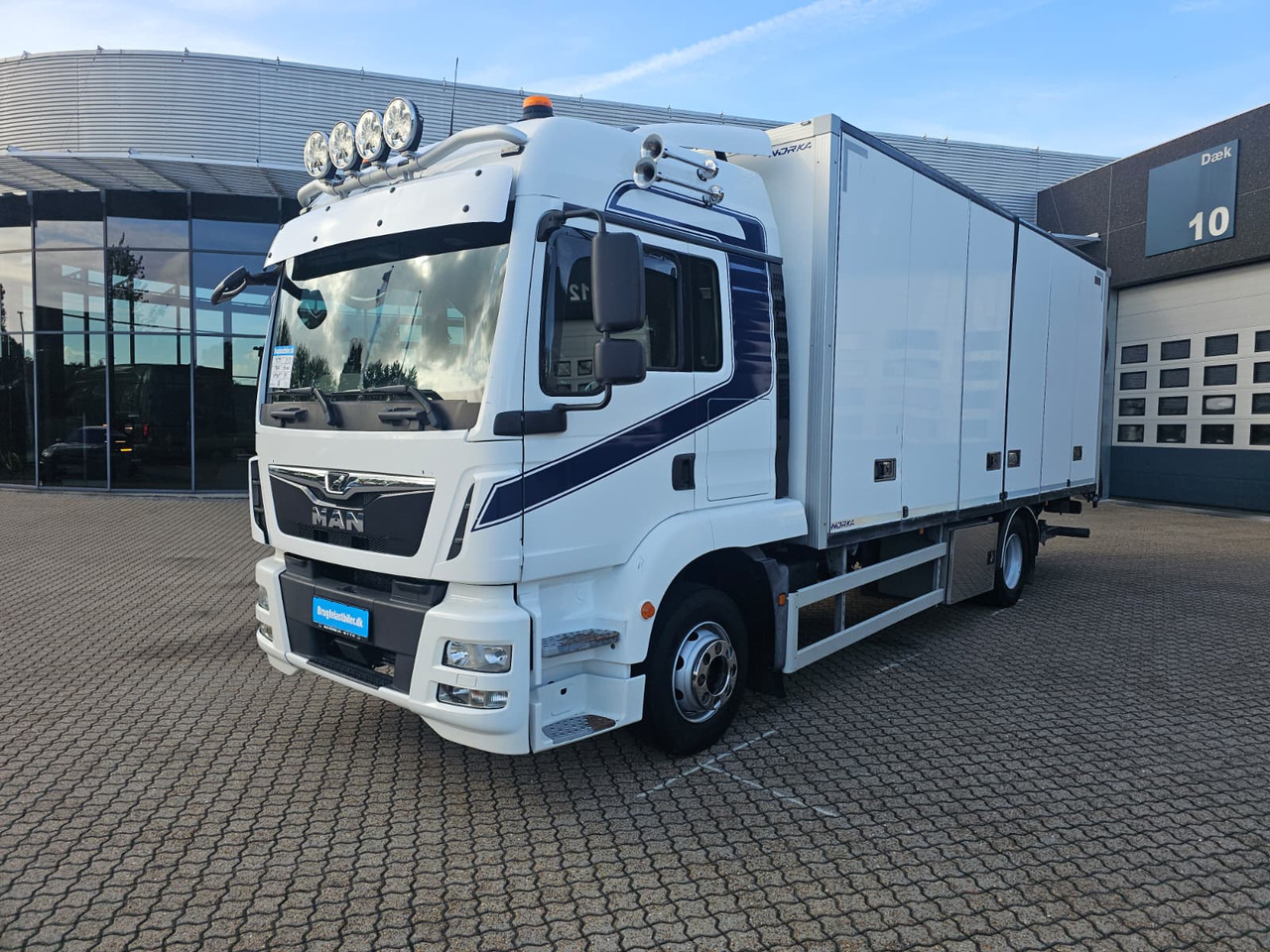 MAN TGM 15.290 - 박스 트럭 : 사진 1 MAN TGM 15.290 - 박스 트럭 : 사진 1