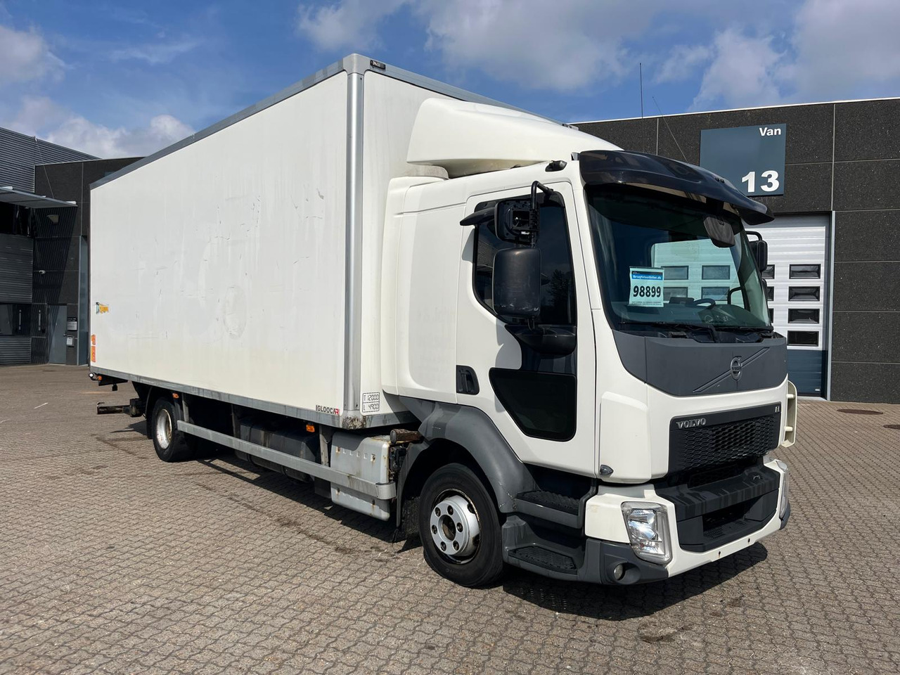 Volvo FL210 - 박스 트럭 : 사진 3 Volvo FL210 - 박스 트럭 : 사진 3
