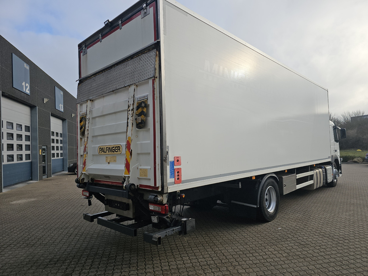 Volvo FM330 - 냉동탑차 : 사진 3 Volvo FM330 - 냉동탑차 : 사진 3