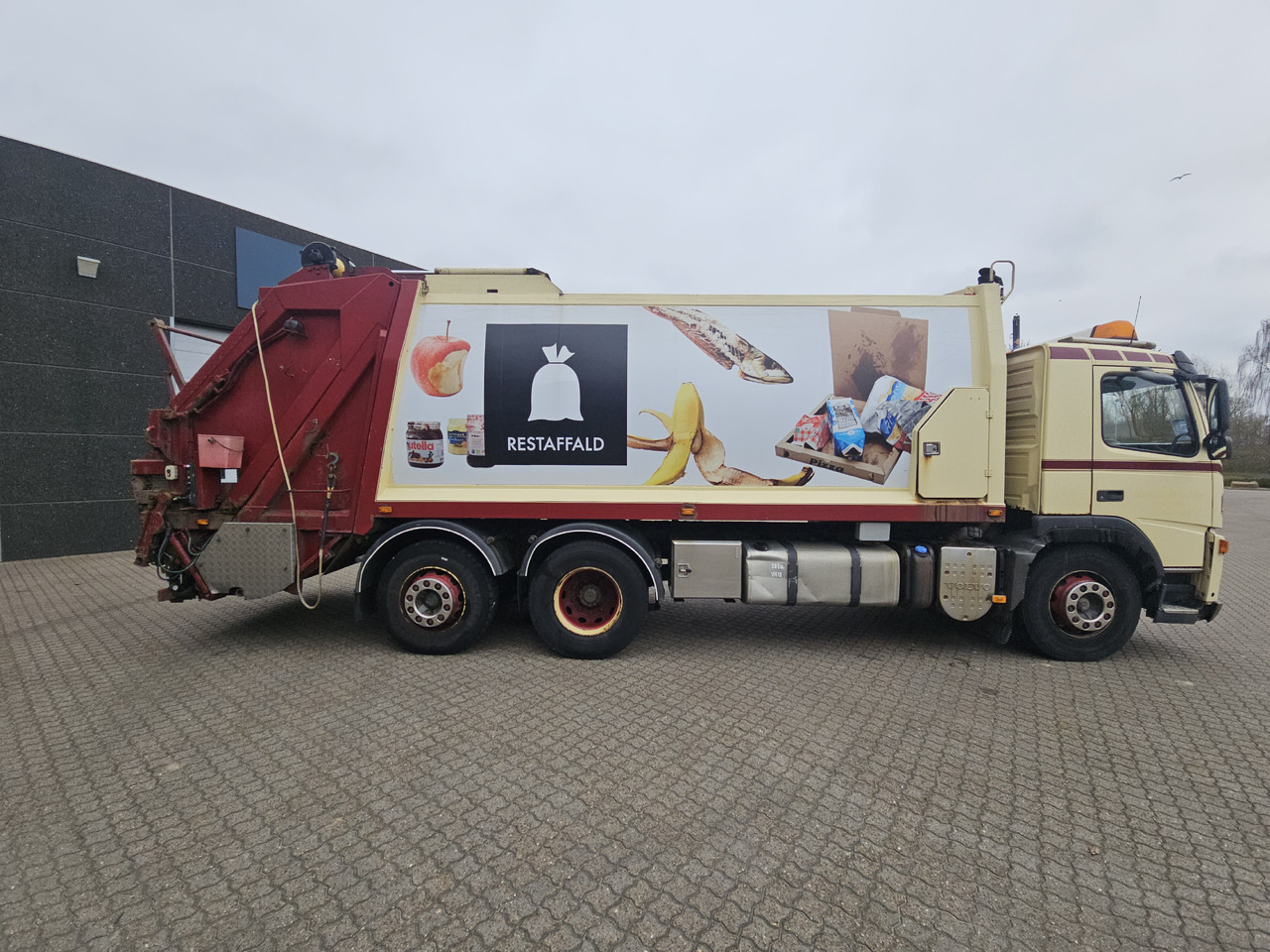쓰레기차 Volvo FM9 6x2 : 사진 8