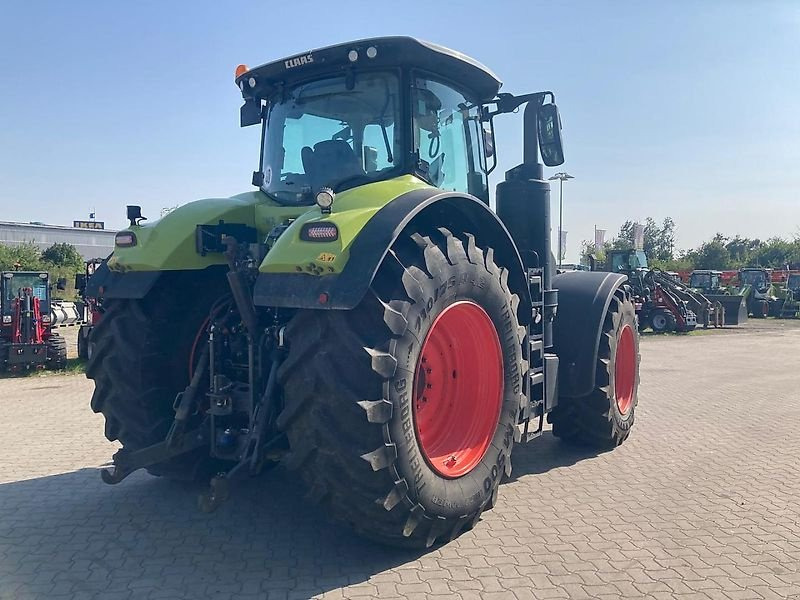 CLAAS Axion 930 - 장궤형 트랙터 : 사진 3 CLAAS Axion 930 - 장궤형 트랙터 : 사진 3