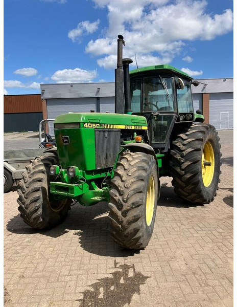 John Deere 4050 - 장궤형 트랙터 : 사진 1 John Deere 4050 - 장궤형 트랙터 : 사진 1