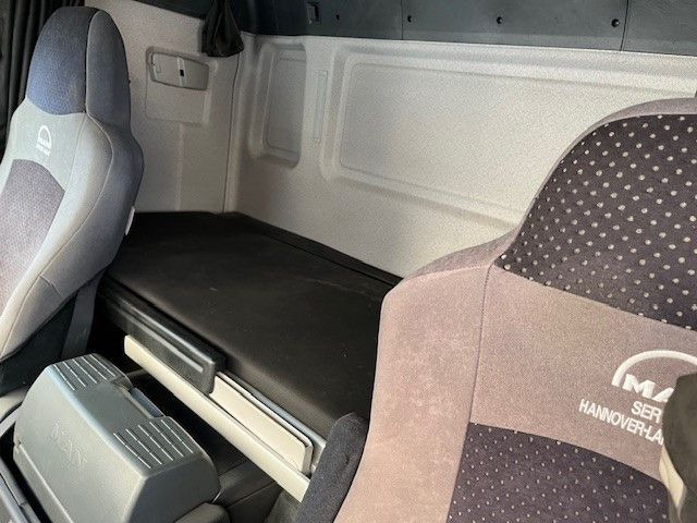 크레인 트럭, 드롭사이드/ 플랫베드 트럭 MAN TGS 26.400 Baustoff LKW mit Ladekran Atlas 210.2 : 사진 23 크레인 트럭, 드롭사이드/ 플랫베드 트럭 MAN TGS 26.400 Baustoff LKW mit Ladekran Atlas 210.2 : 사진 23