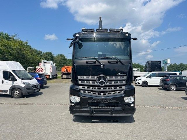 Mercedes-Benz Arocs 5 2651 HD Mit Meiller Abrollkipper - 후크 리프트 트럭 : 사진 2 Mercedes-Benz Arocs 5 2651 HD Mit Meiller Abrollkipper - 후크 리프트 트럭 : 사진 2