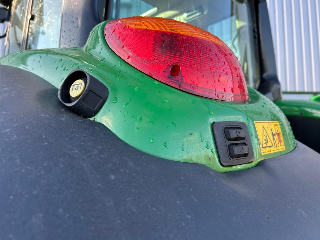 리스 John Deere 6090M **MIETRÜCKLÄUFER** John Deere 6090M **MIETRÜCKLÄUFER** : 사진 14