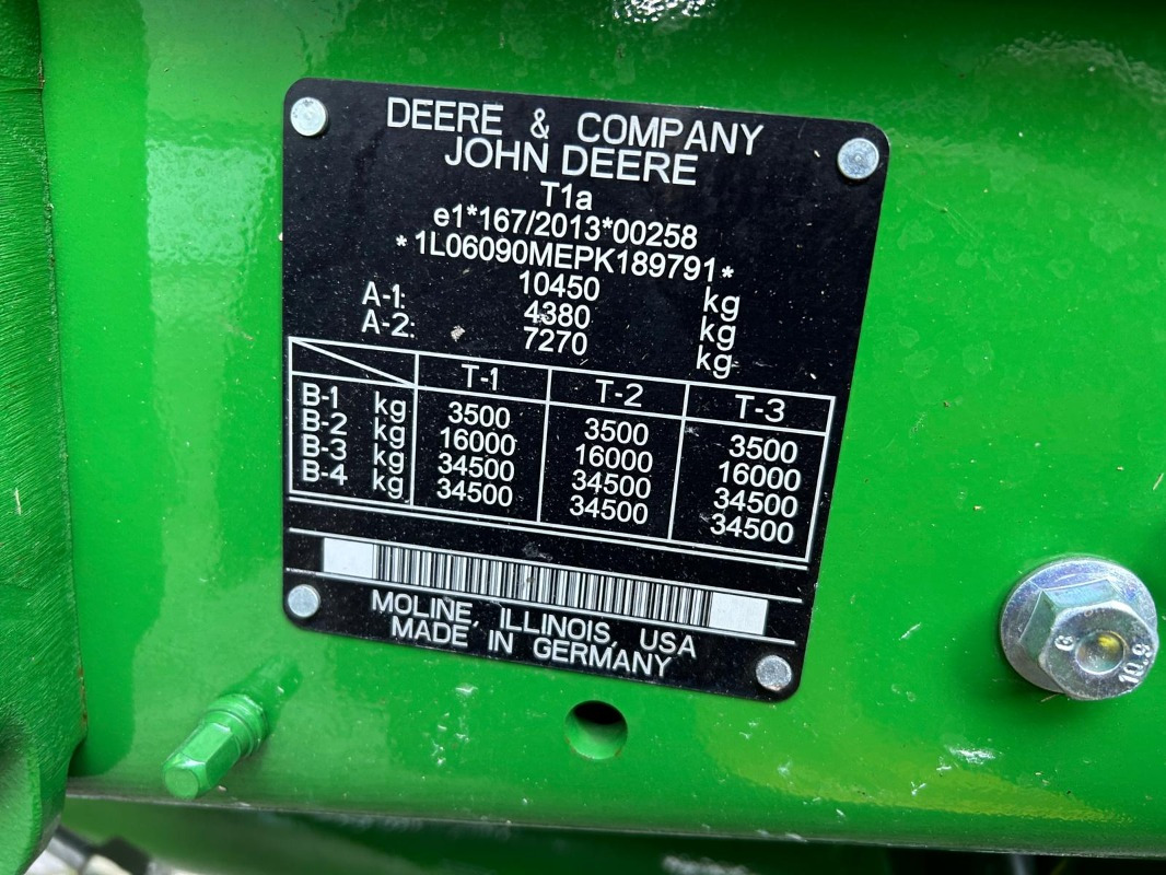 John Deere 6090M **MIETRÜCKLÄUFER** - 장궤형 트랙터 : 사진 2 John Deere 6090M **MIETRÜCKLÄUFER** - 장궤형 트랙터 : 사진 2