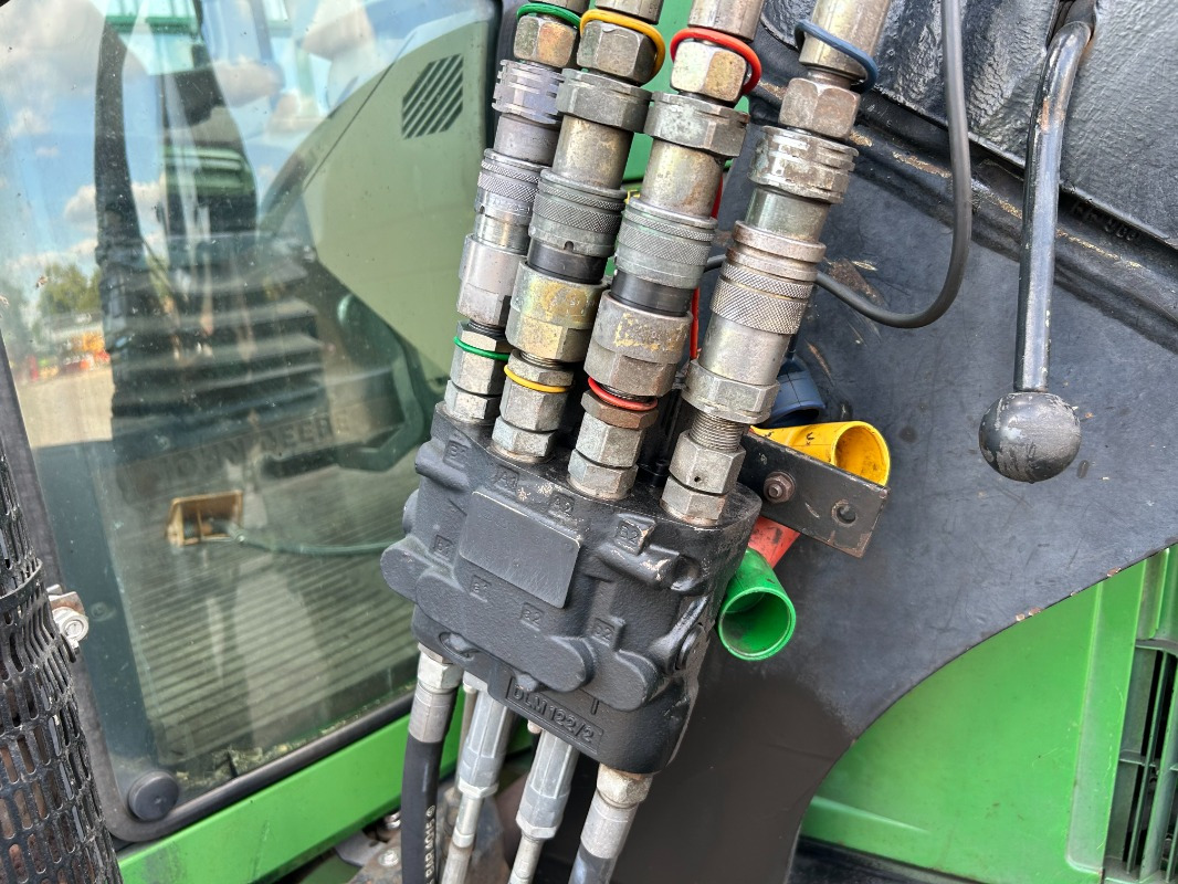 John Deere 6110 - 장궤형 트랙터 : 사진 2 John Deere 6110 - 장궤형 트랙터 : 사진 2
