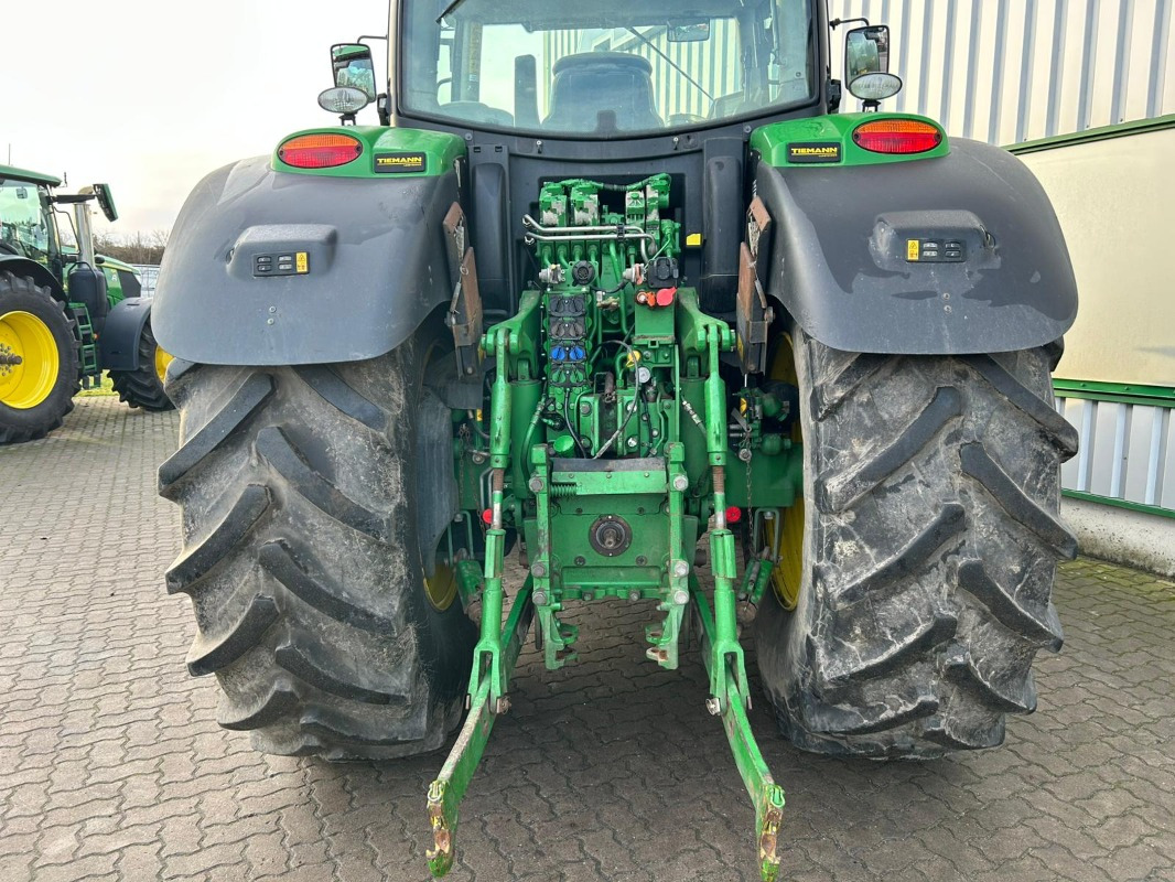 John Deere 6215R - 장궤형 트랙터 : 사진 5 John Deere 6215R - 장궤형 트랙터 : 사진 5